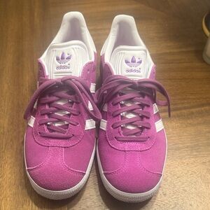 Adidas Women's Purple and White Sneakers Gazelle